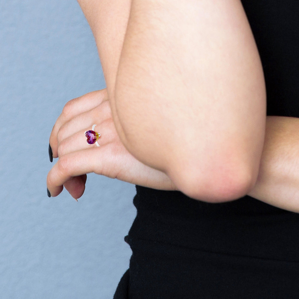 Bague motif cœur en argent sterling 925 ornée de cristaux violet et jaune – vue de côté | kenvia