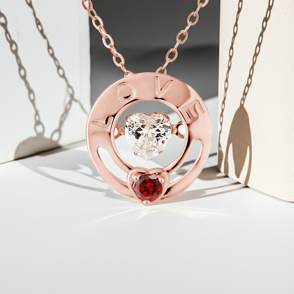 Détail pendentif CERCLE LOVE avec cœur bicolore en zirconium, chaîne maille forçat or rose | kenvia
