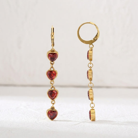 Boucles d’oreilles en acier inoxydable 316L pendantes avec cœurs rouges et finition dorée - KENVIA